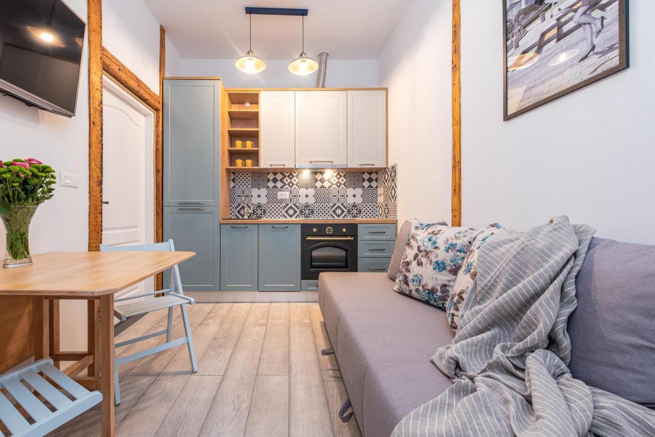 Angulus Apartment *