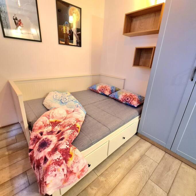 Angulus Apartment
